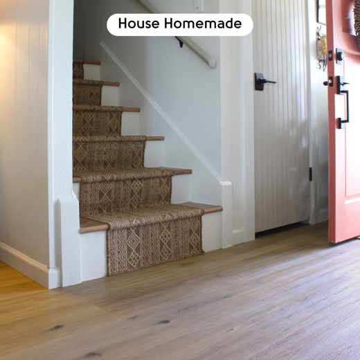 Canadian Urban Oak RKP8116 floors in an entryway with a pink front door; photo credit: @househomemade