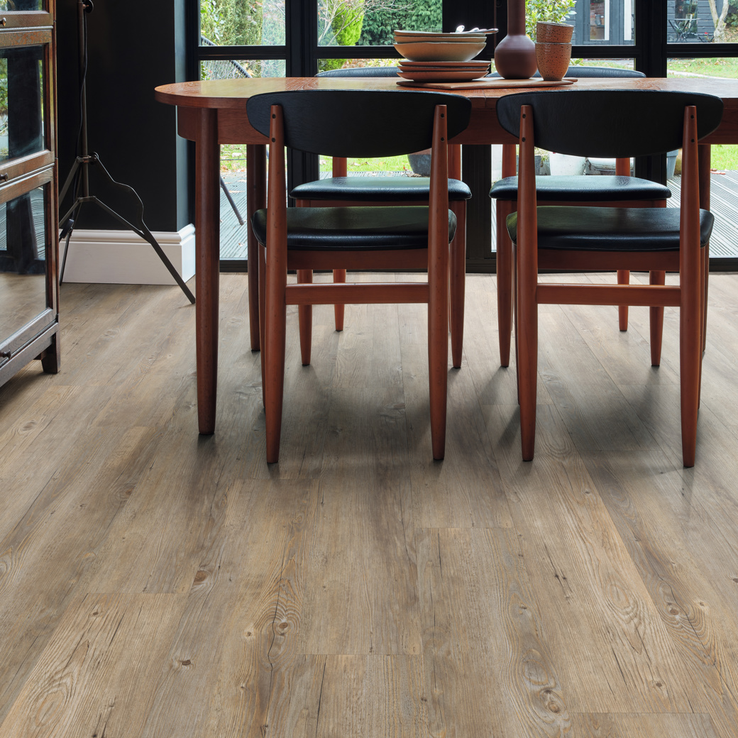 Dining room with Van Gogh Country Oak VGW81T | SCB81 floors